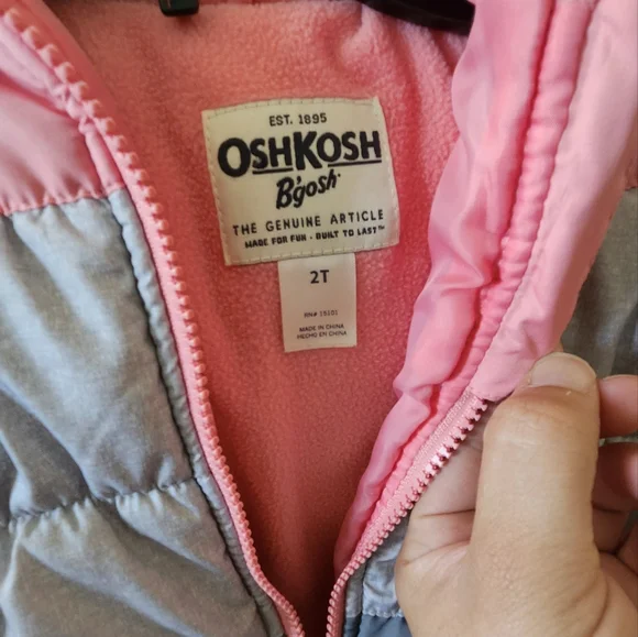 Osh kosh Toddler's puffer winter jacket with hat and mittans - Picture 4 of 6